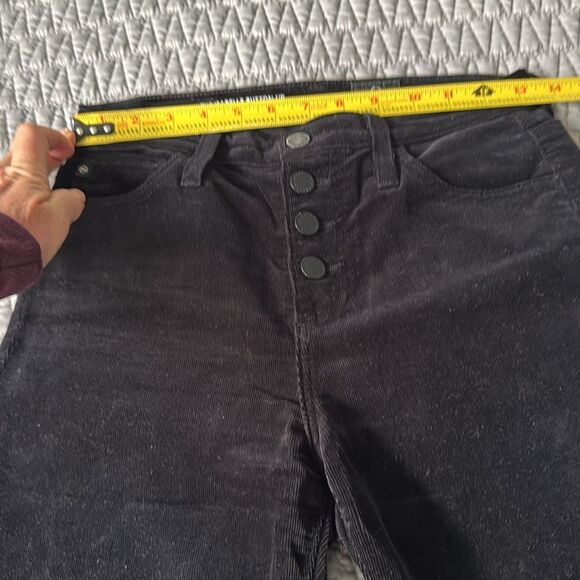 AG Isabelle Button-Up High-Rise Straight Cut Black Corduroy Jeans. Size 25 - Picture 5 of 10